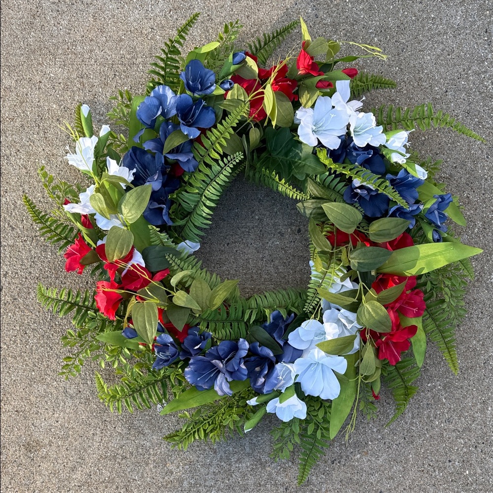 Frontgate Red, White & Blue Wreath - NWOT - Picture 11 of 16